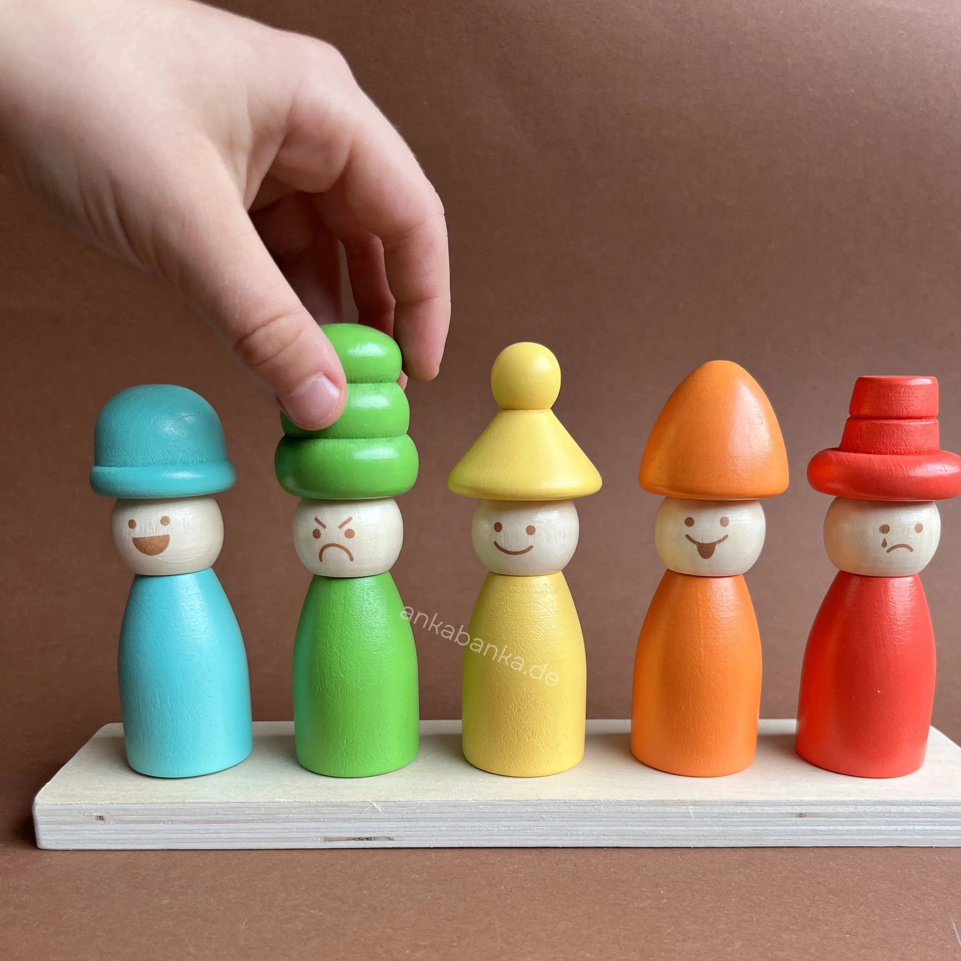 Montessori Spiel Steckspiel Gefühls-Holzpuppen 2