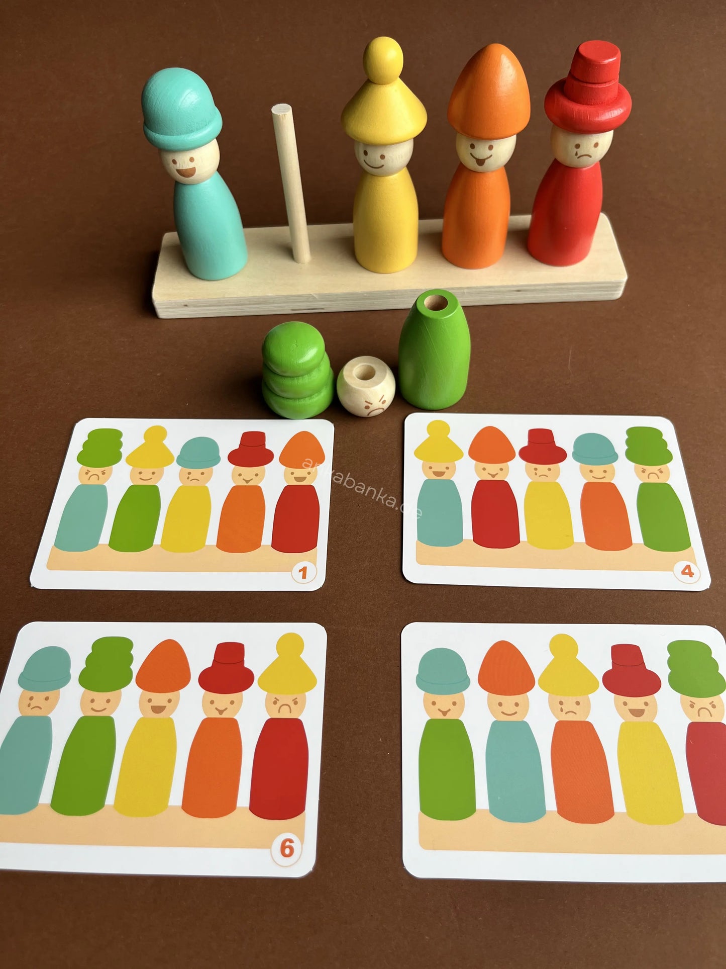 Montessori Spiel Steckspiel Gefühls-Holzpuppen 4