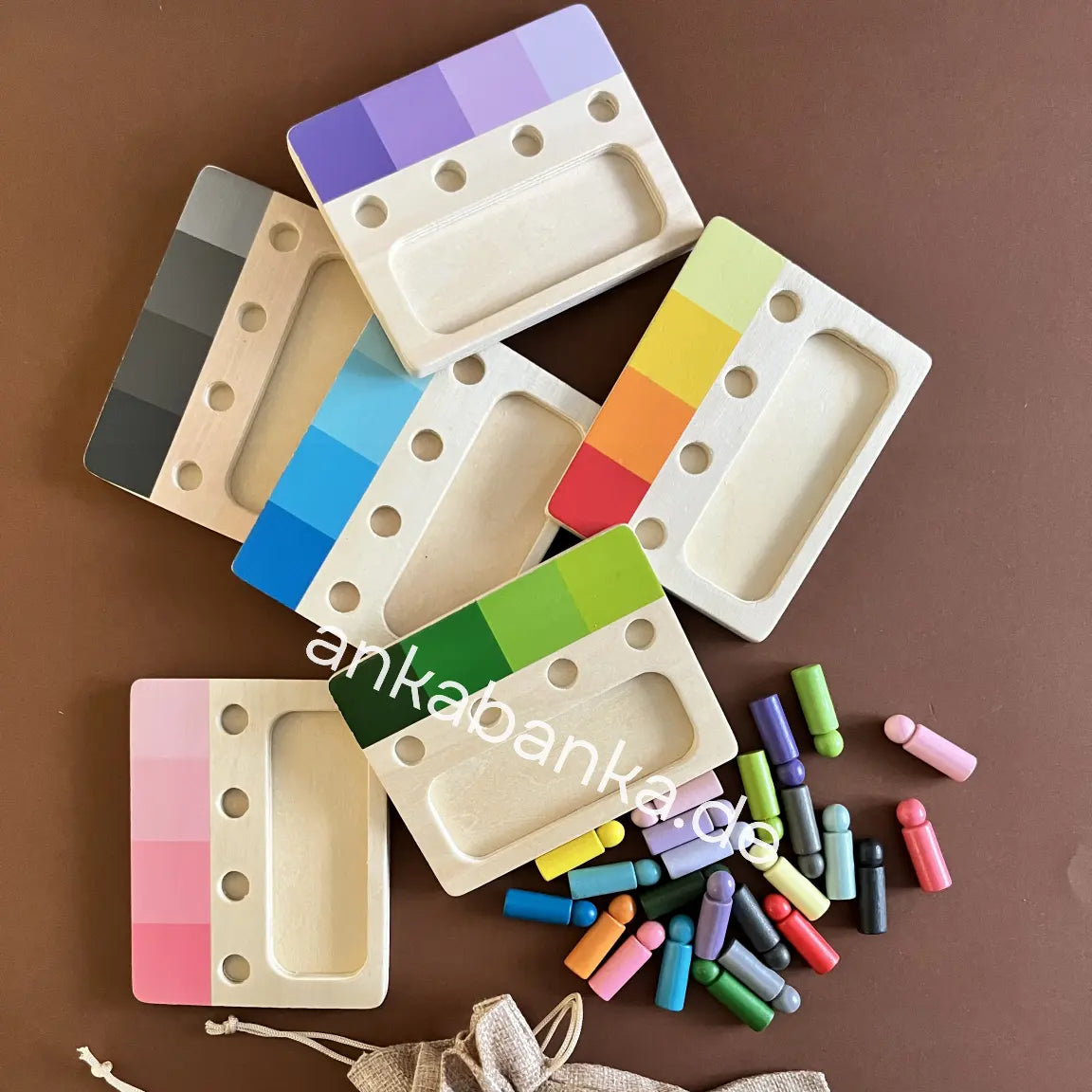 Montessori Zylinder Spiel fur Farben lernen anka banka