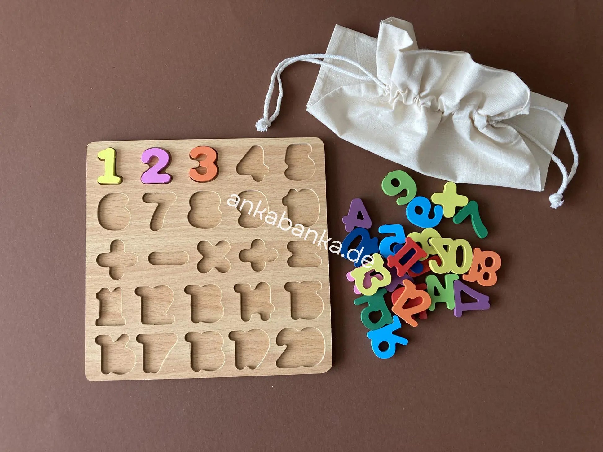 Montessori Puzzle mit Zahlen Beispiel beim Spielen, Anka Banka